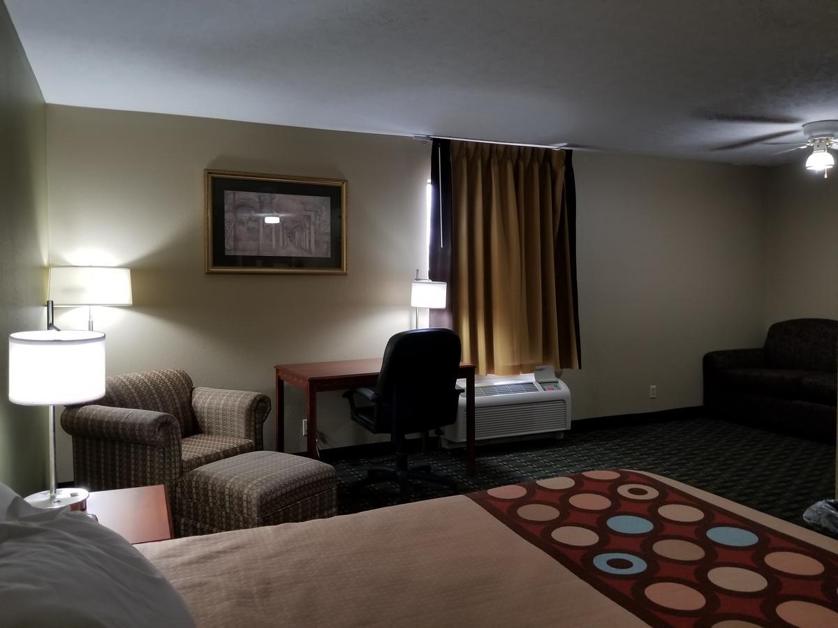 Super 8 By Wyndham Bellefontaine Hotel Ngoại thất bức ảnh