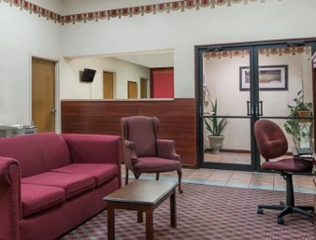 Super 8 By Wyndham Bellefontaine Hotel Ngoại thất bức ảnh