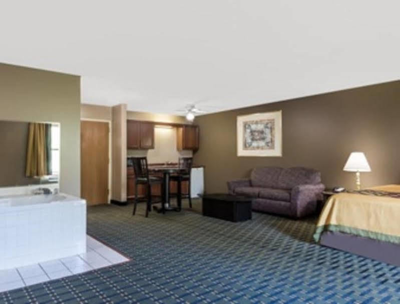 Super 8 By Wyndham Bellefontaine Hotel Ngoại thất bức ảnh
